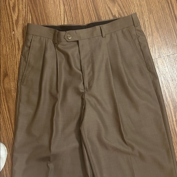 Perry Ellis Classic Men's Brown Dress Pants. - Picture 5 of 9